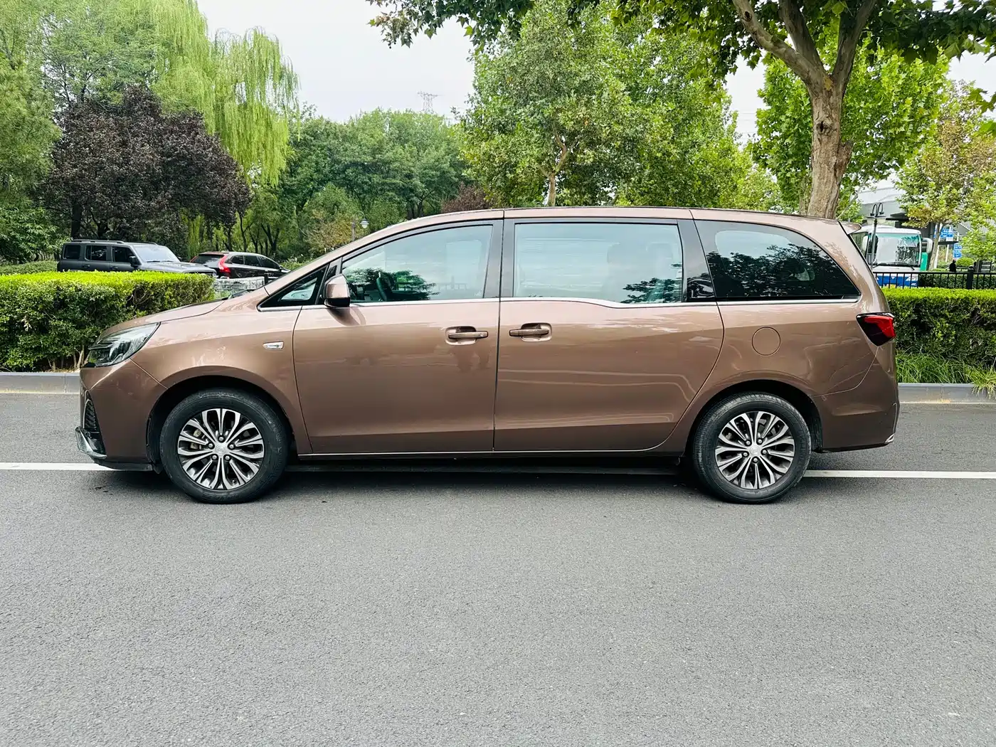 Buick GL8 2021 Land Business Class 652T Luxury фото 4