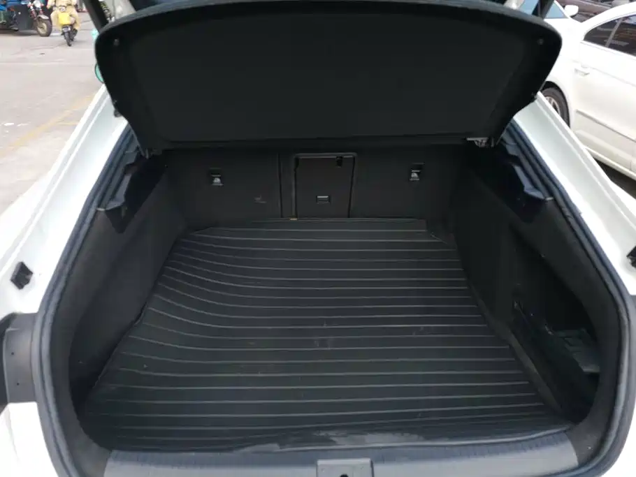 صورة 4 - Volkswagen CC