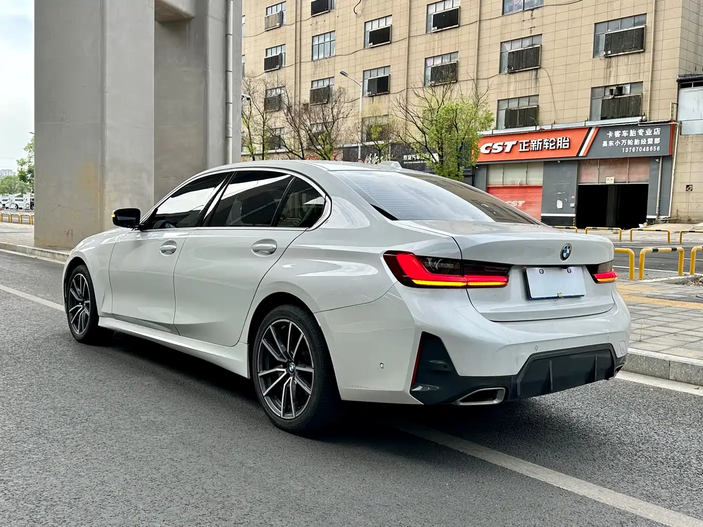 BMW 3 Series 2022 325Li M Sport Package фото 6
