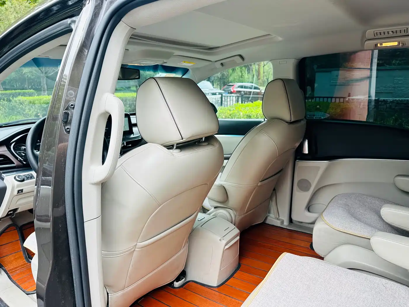 Buick GL8 2020 Model Land Business Class 652T Luxury фото 17