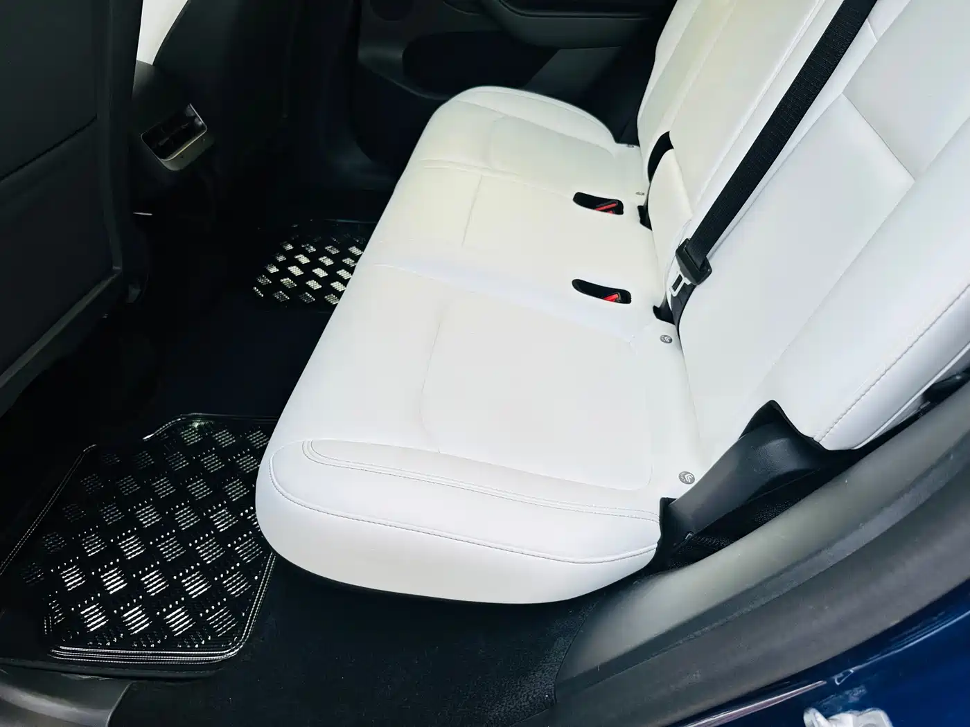 Photo 16 - Tesla Model Y