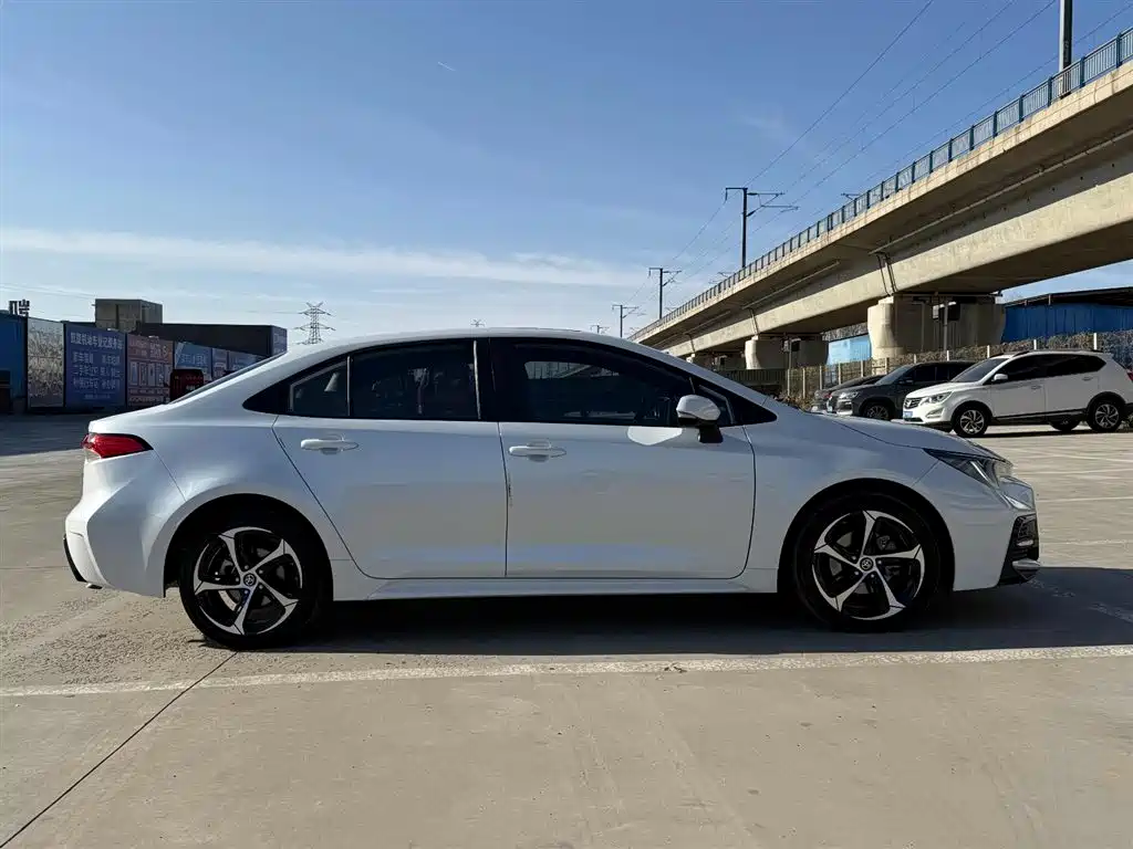 Toyota Levin 2021 185T CVT Sport Edition фото 6