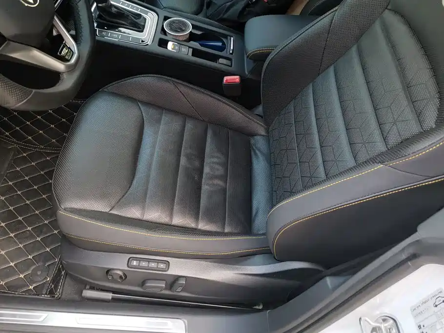 صورة 9 - Volkswagen CC