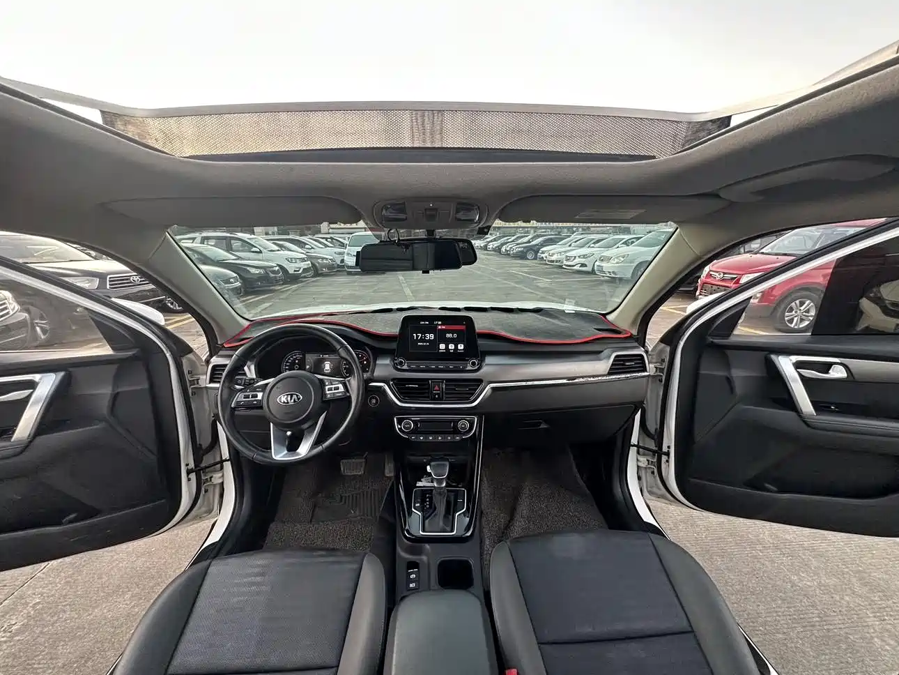 Kia Sportage 2019 2.0L Automatic Smart Luxury Edition фото 4
