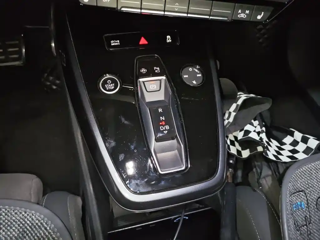Фото 10 - Audi Q4 e-tron