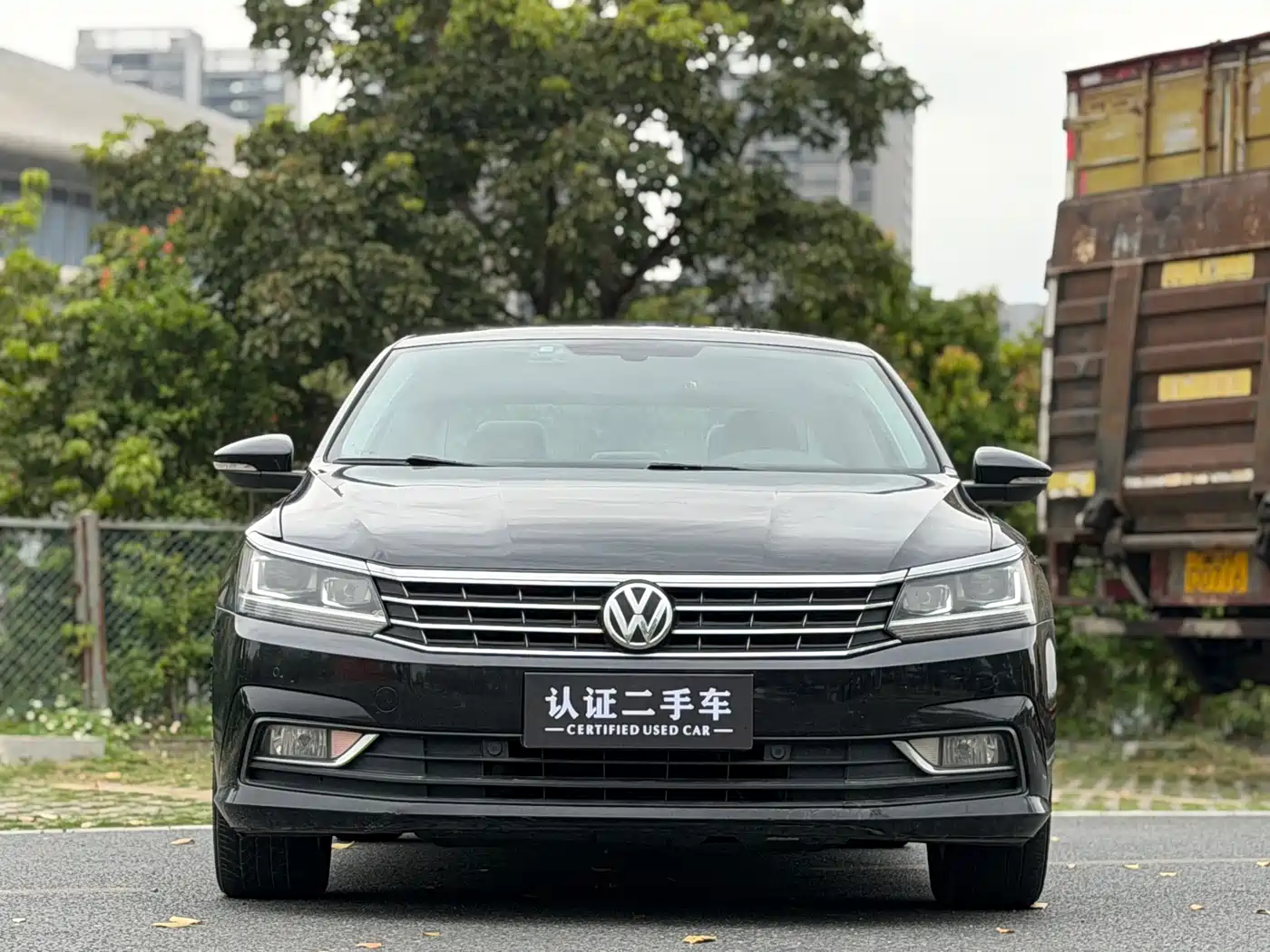 Volkswagen Passat 2017 330TSI DSG Prestige фото 2