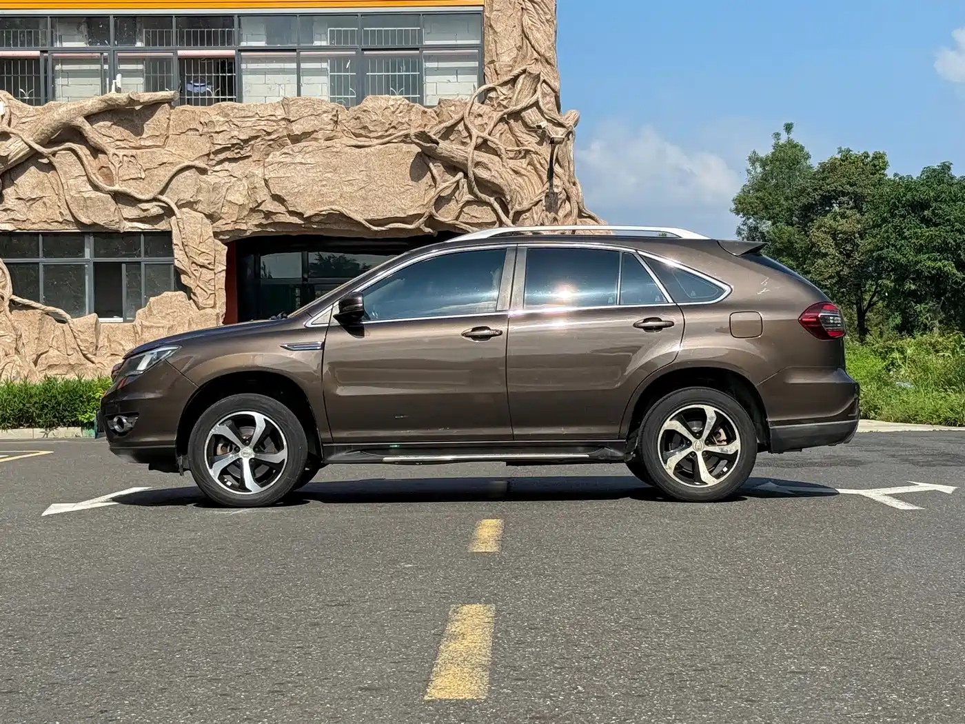 BYD S7 2017 2017 2.0T Automatic Luxury Model