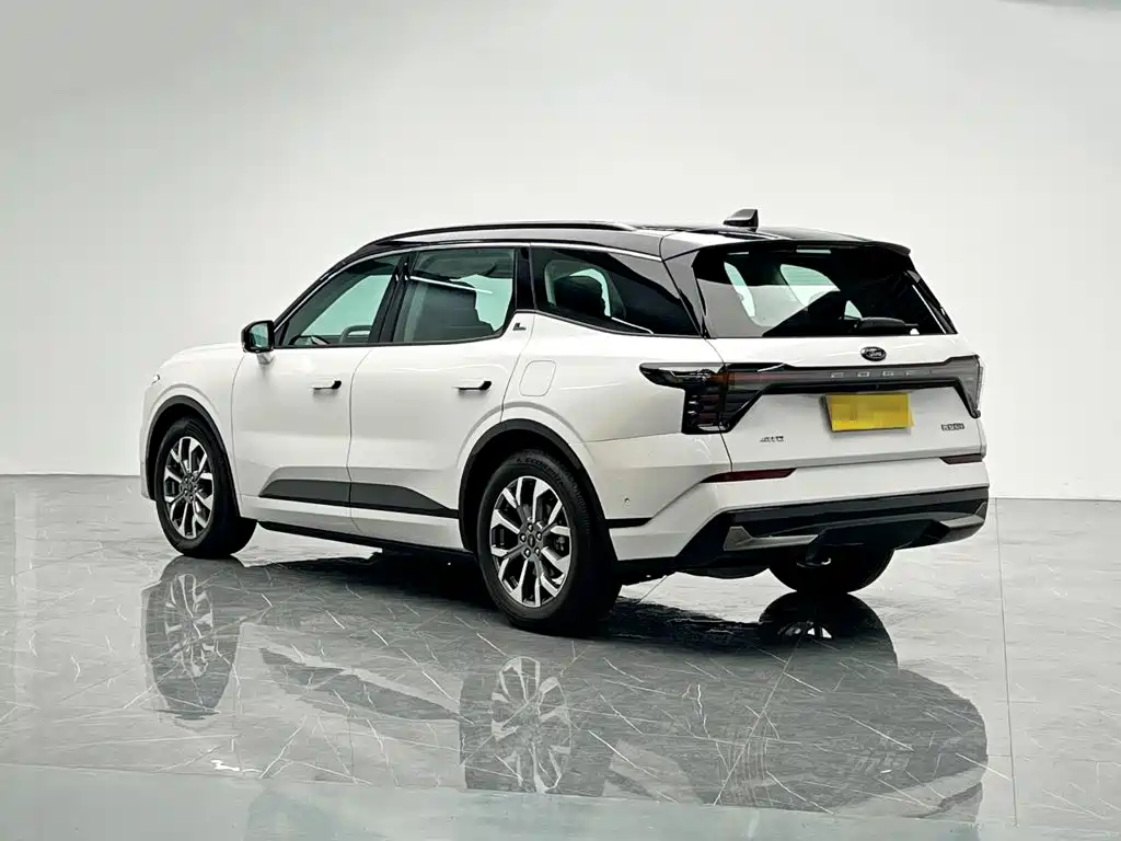 Фото 4 - Ford Edge
