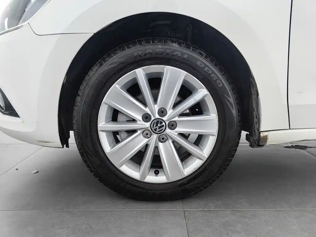 Photo 17 - Volkswagen Jetta