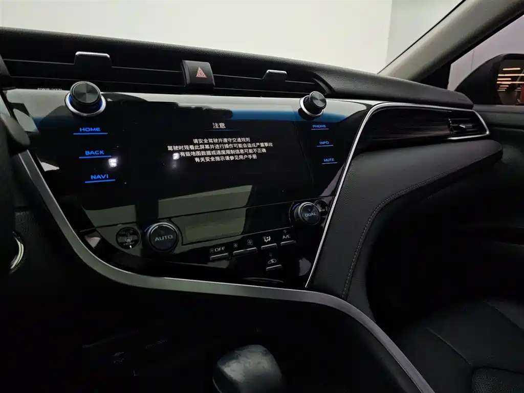 Toyota Camry 2021 2.5G Luxury Edition фото 11