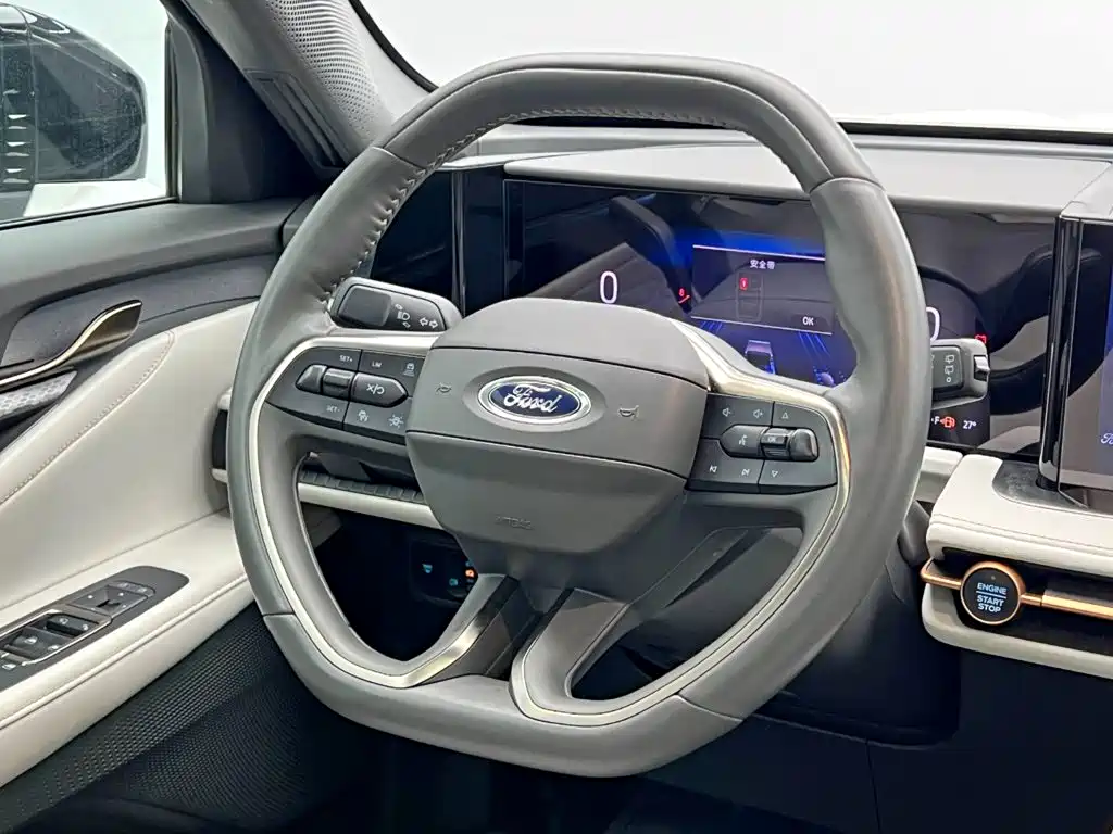 Фото 22 - Ford Edge