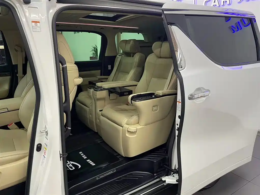 Toyota Vellfire 2019 Hybrid 2.5L HV Premium Edition фото 9