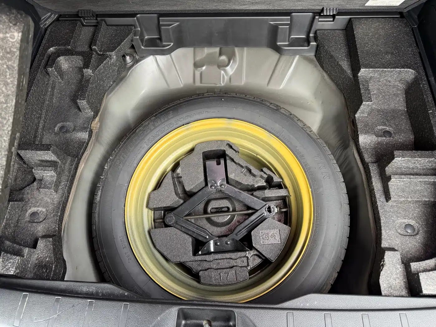Subaru Forester 2013 2.5i Automatic Premium Edition фото 29