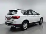 Photo 2 - Haval H6
