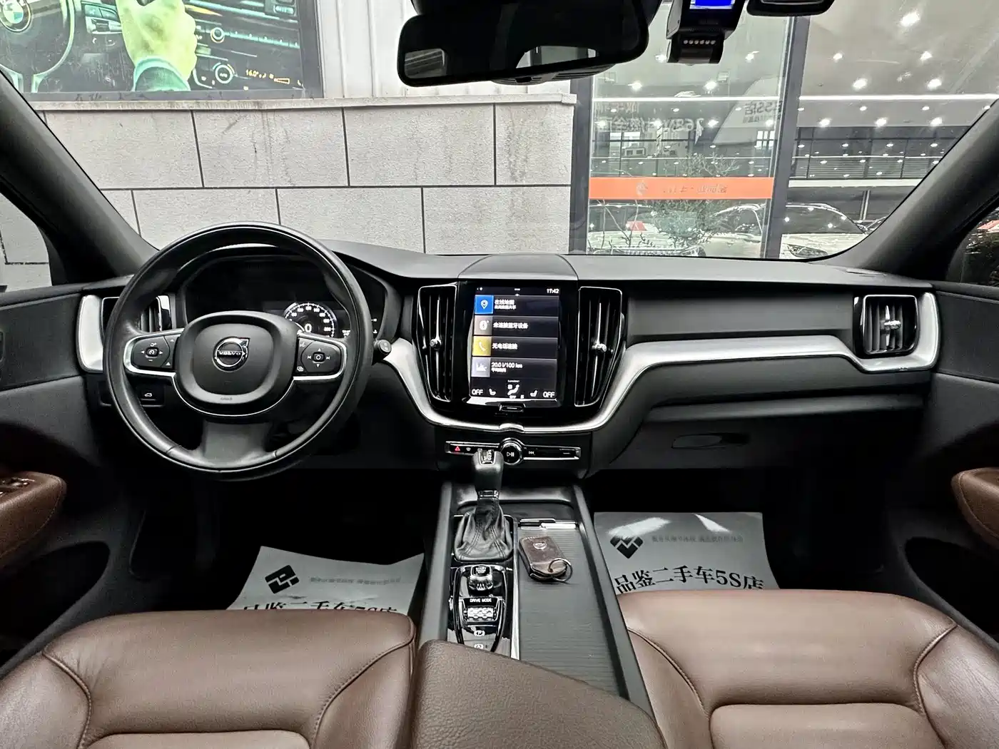 Фото 9 - Volvo XC60