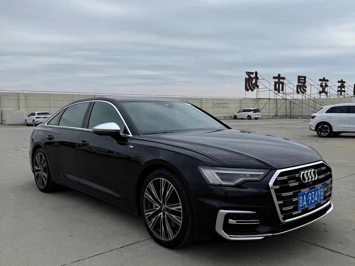 Audi A6L 2020 55 TFSI quattro Exclusive Dynamic фото 3