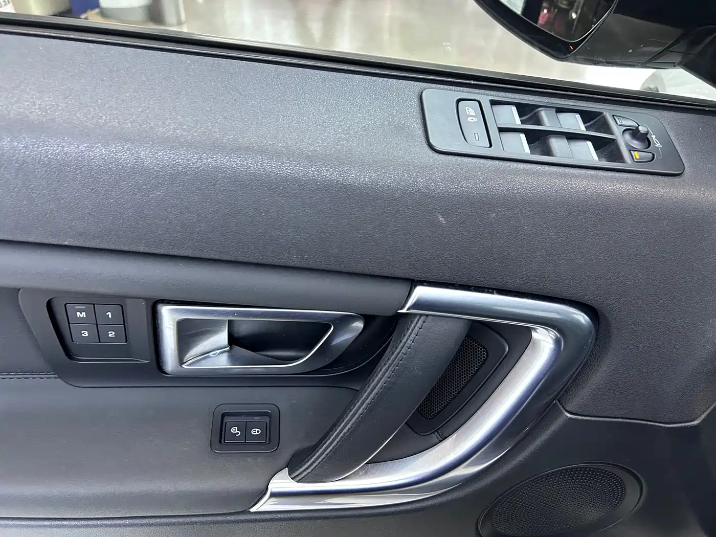 Land Rover Discovery Sport 2018 240PS HSE Edition фото 12
