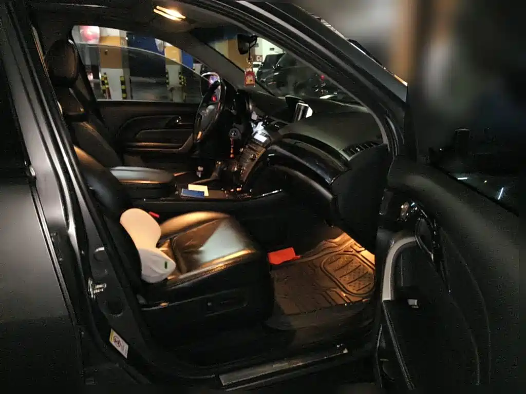 Photo 10 - Acura MDX