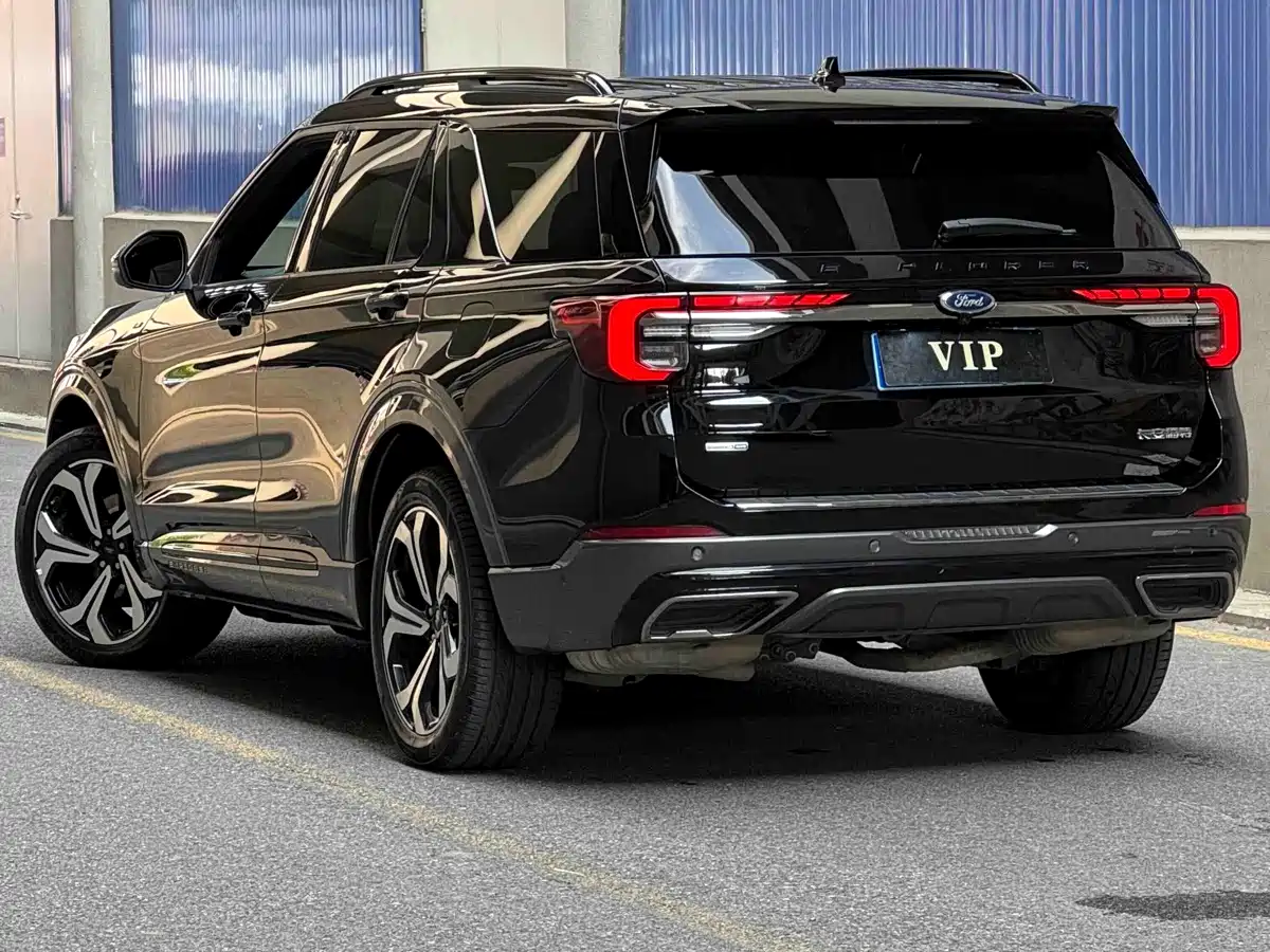 Фото 6 - Ford Explorer
