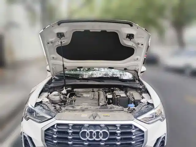 Audi Q3 2022 35 TFSI Progressive Dynamic — фото 3