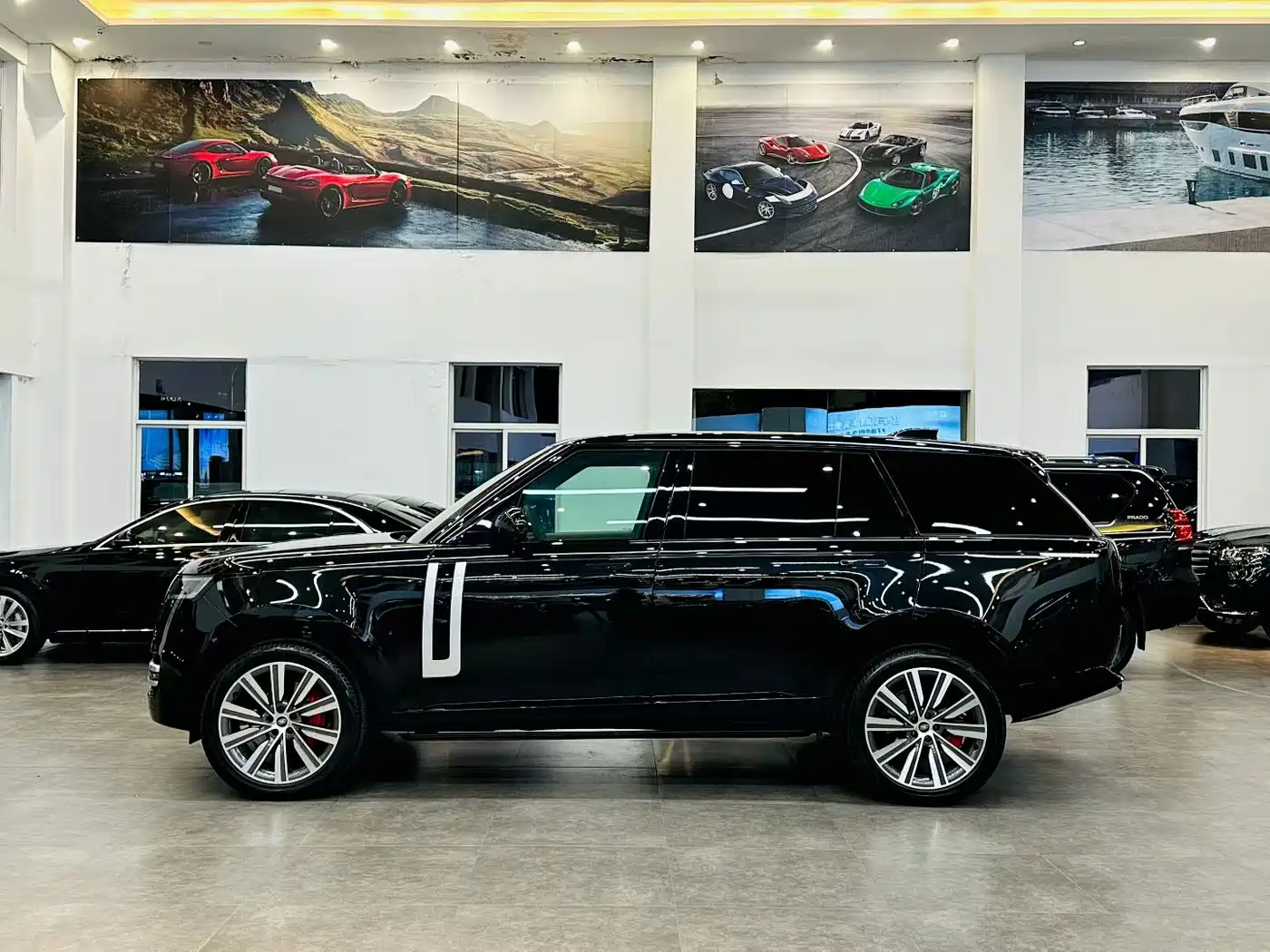 Land Rover Range Rover 2024 3.0 L6 400PS Genesis Extended фото 5