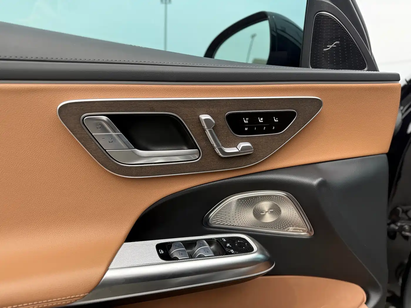 Mercedes-Benz E-Class 2025 E 300 L Luxury фото 10
