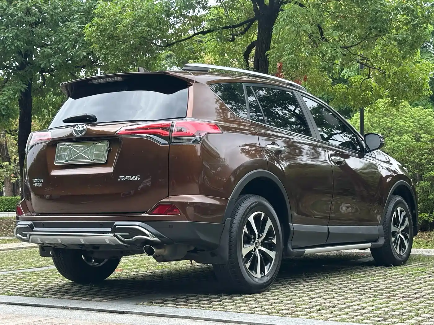 Toyota RAV4 Rongfang 2016 2.0L CVT 2WD Trend (China V) фото 11