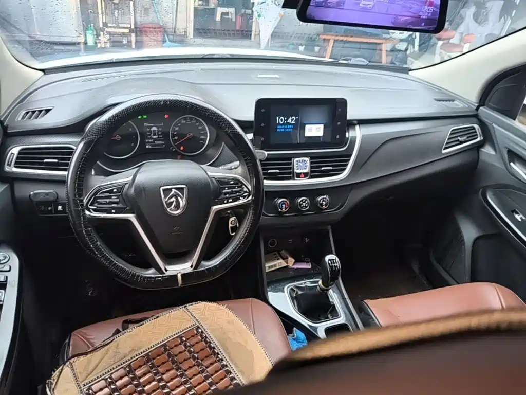 Baojun 730 2021 2021 1.5L Manual Fashion 7-Seater