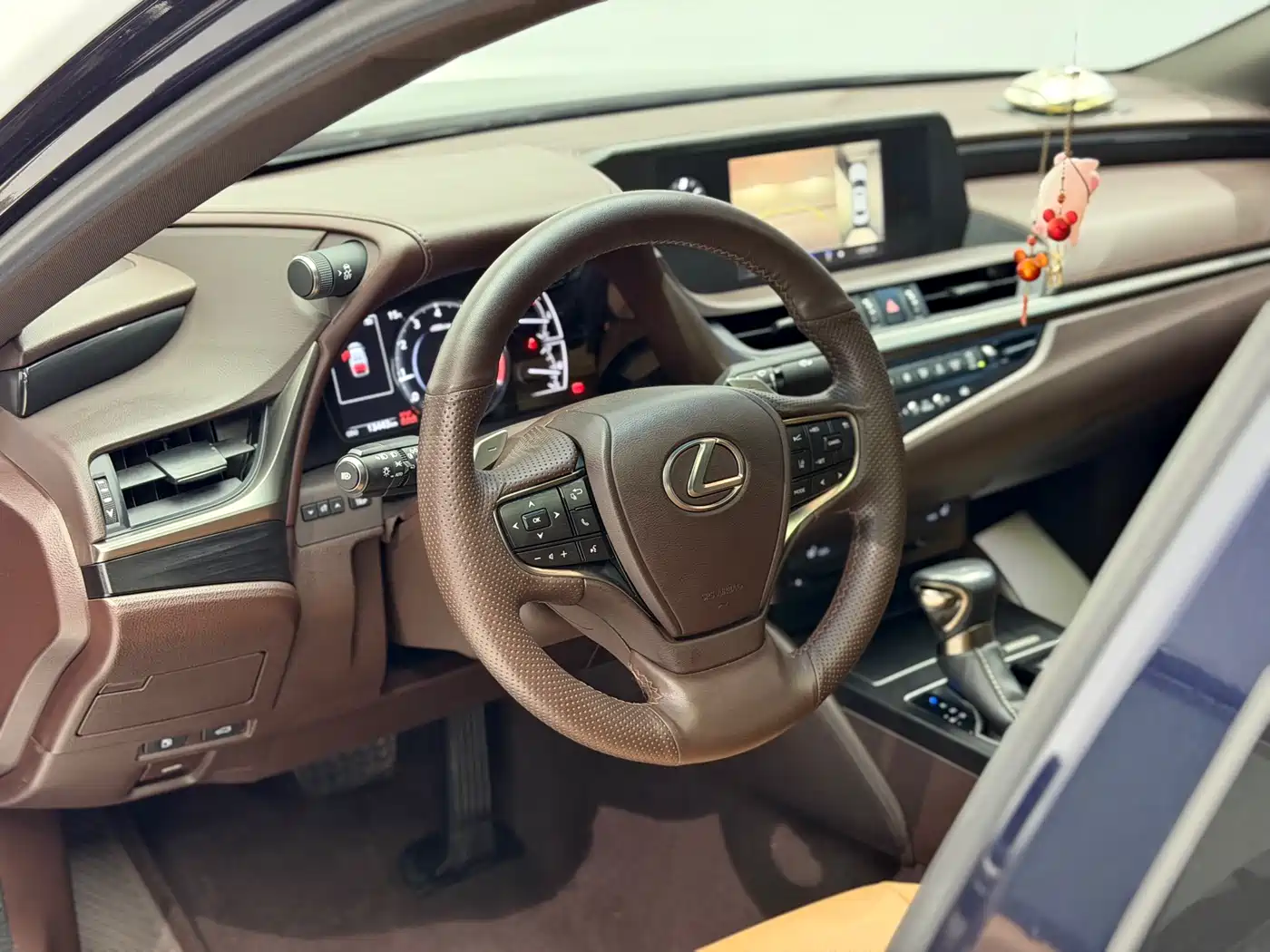 Lexus ES 2021 200 Excellence Edition фото 13