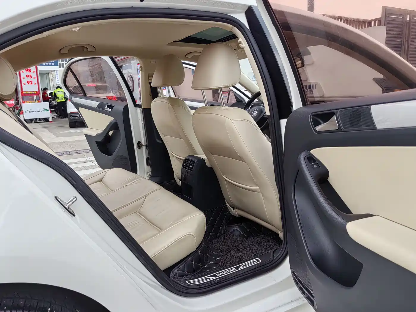 Volkswagen Sagitar 2014 1.4TSI Automatic Fashion фото 11