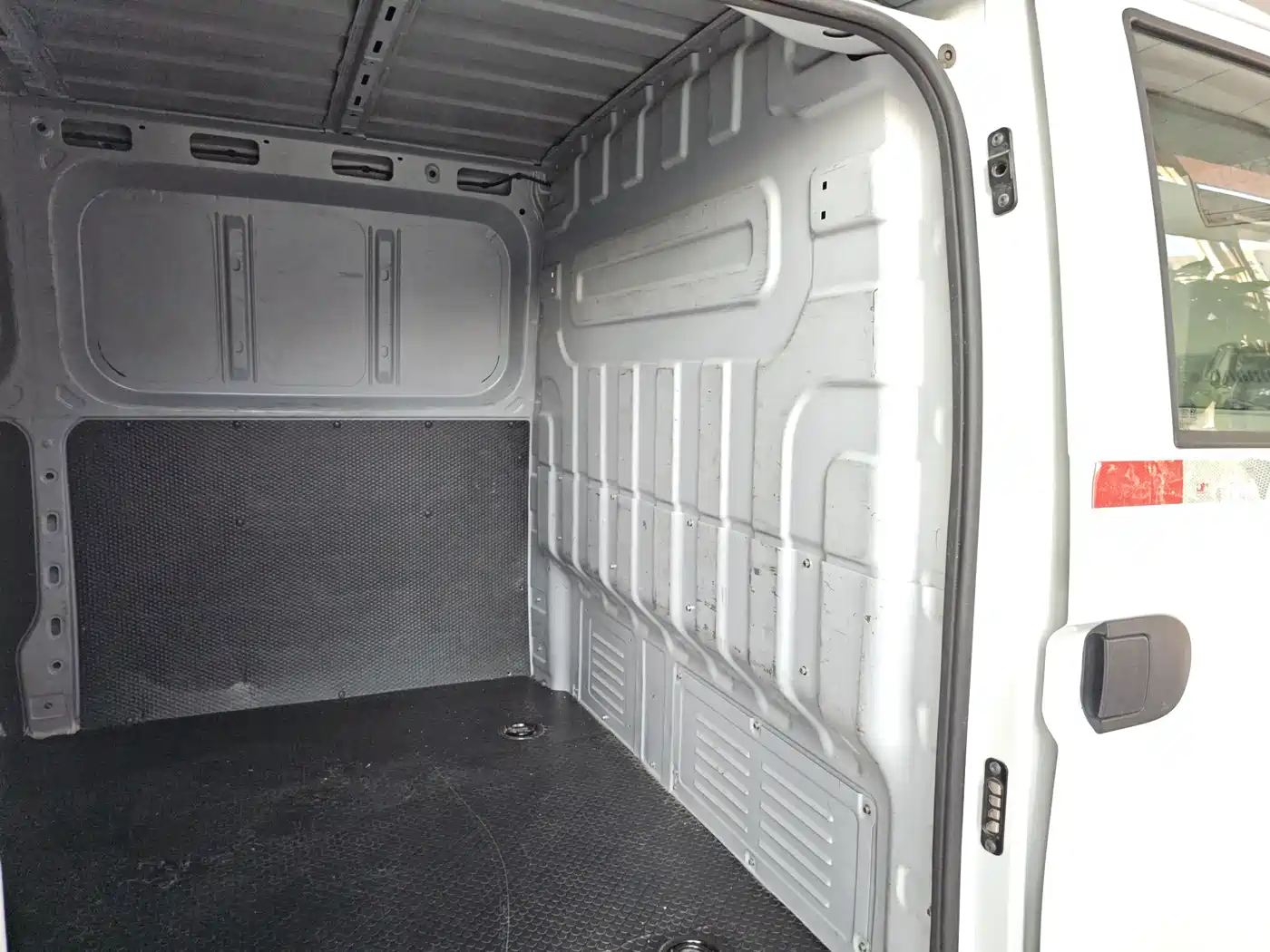SAIC Maxus Dana V1 2023 2023 V1 Short Wheelbase Low Roof (42kWh)