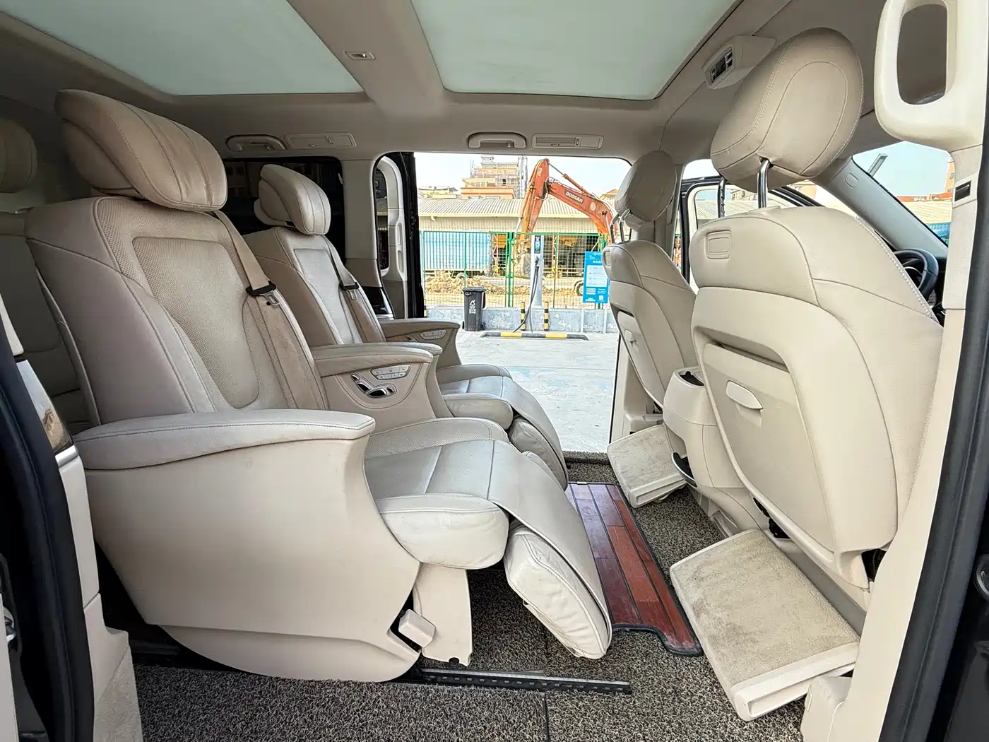 Mercedes-Benz V-Class 2016 V 260 L Premium Long фото 9