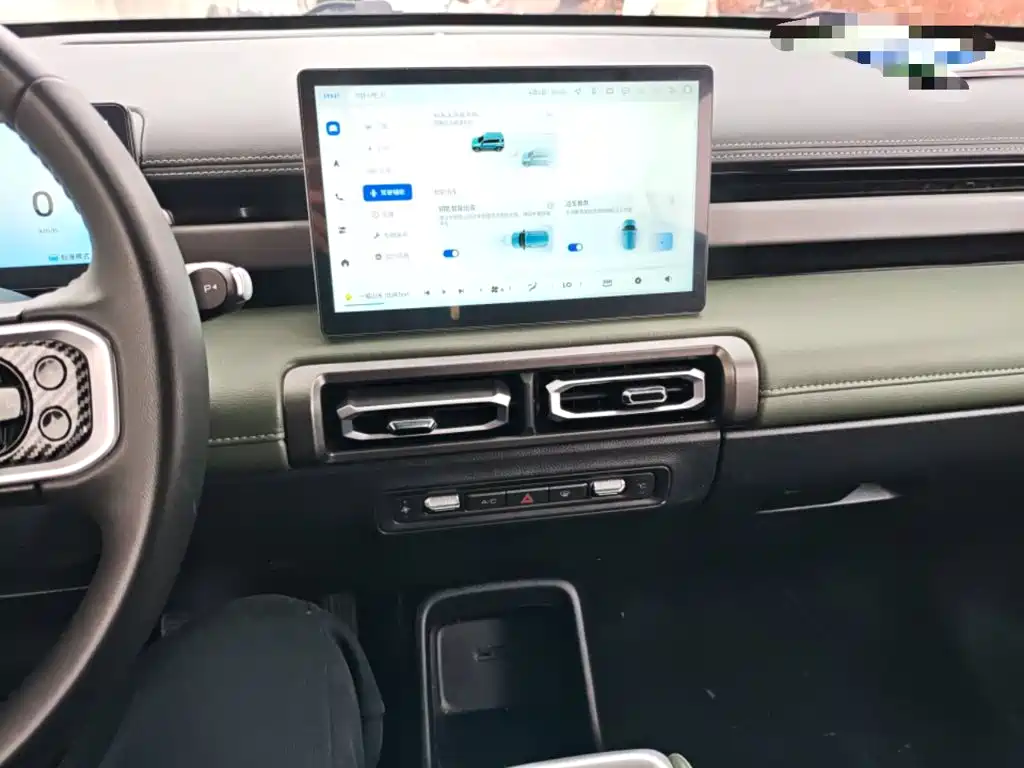 Baojun Yueye Plus 2024 2024 Smart Premium 4-Seater