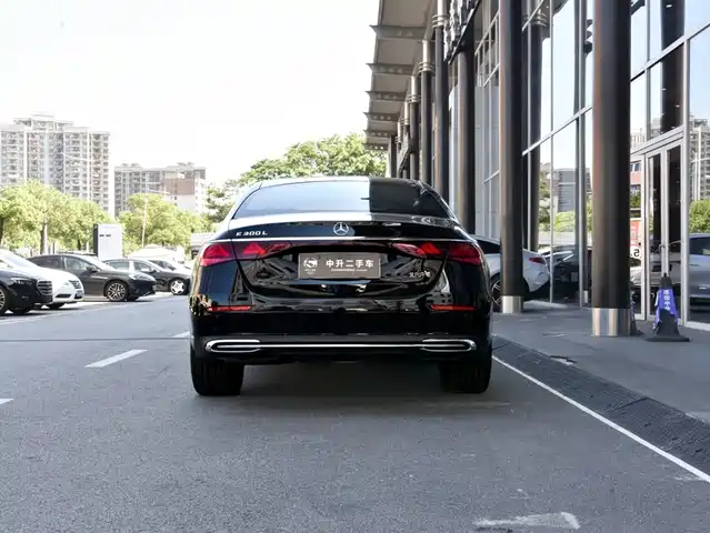 Mercedes-Benz E-Class 2026 E 300 L Luxury — фото 4