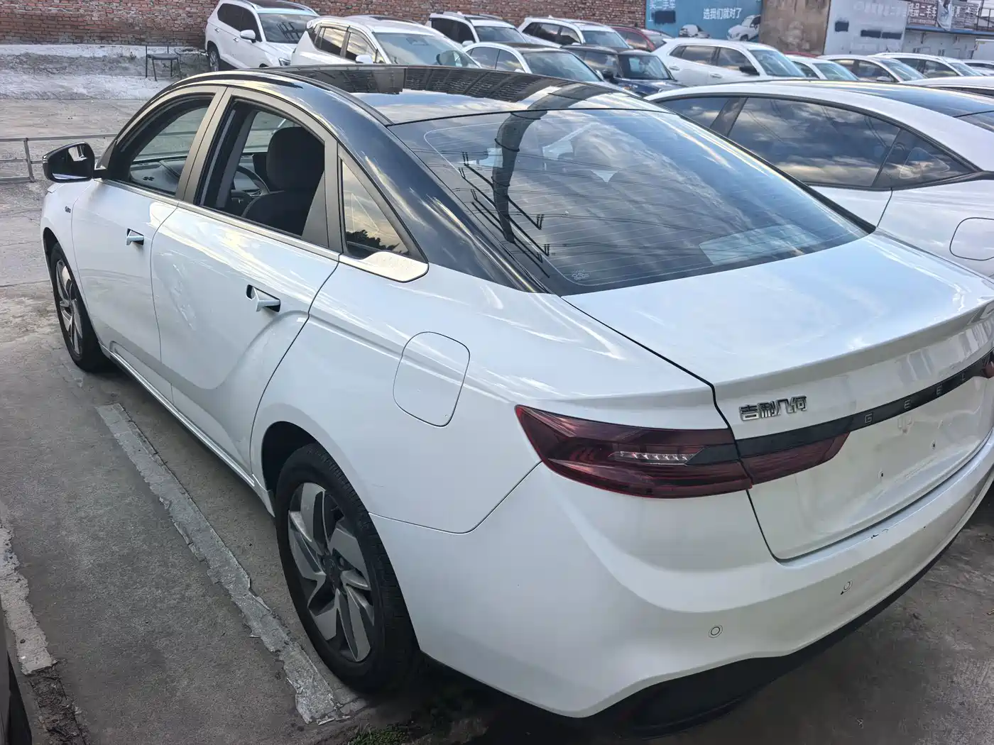 Фото 6 - Geely Geometry A