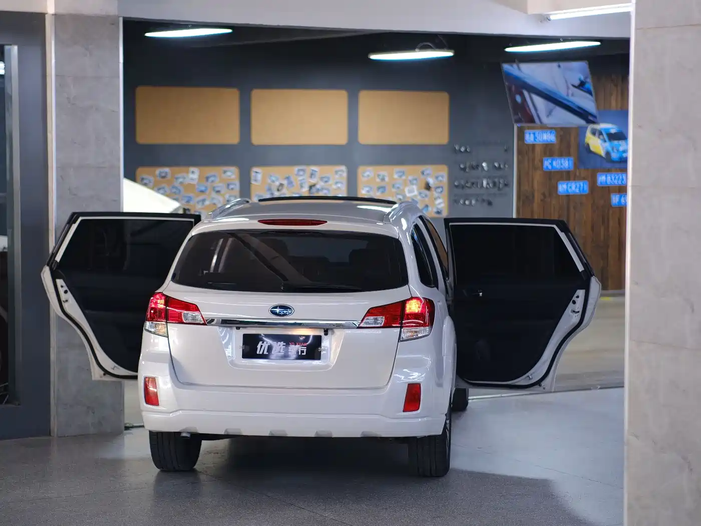 Фото 2 - Subaru Outback