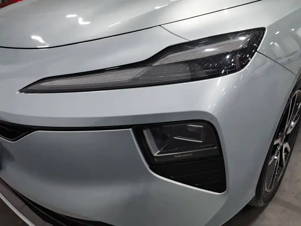Фото 7 - Roewe D6