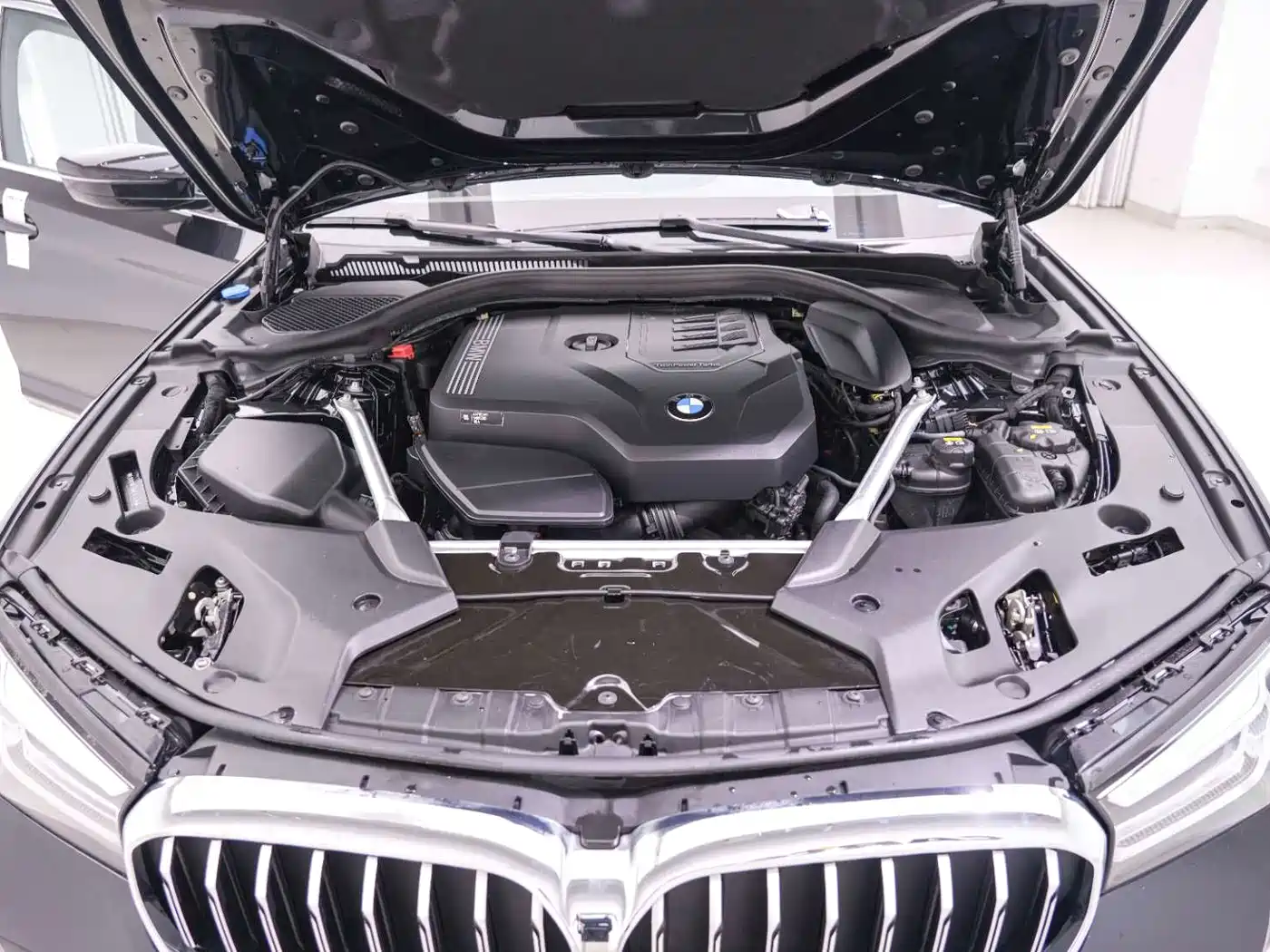 BMW 5 Series 2021 530Li Leading M Sport Package фото 23
