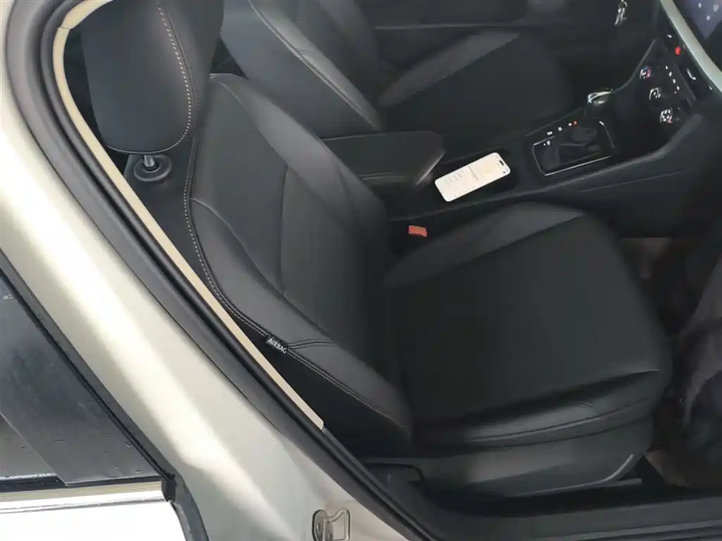Volkswagen Lavida 2022 1.5L Auto Comfort Edition фото 25