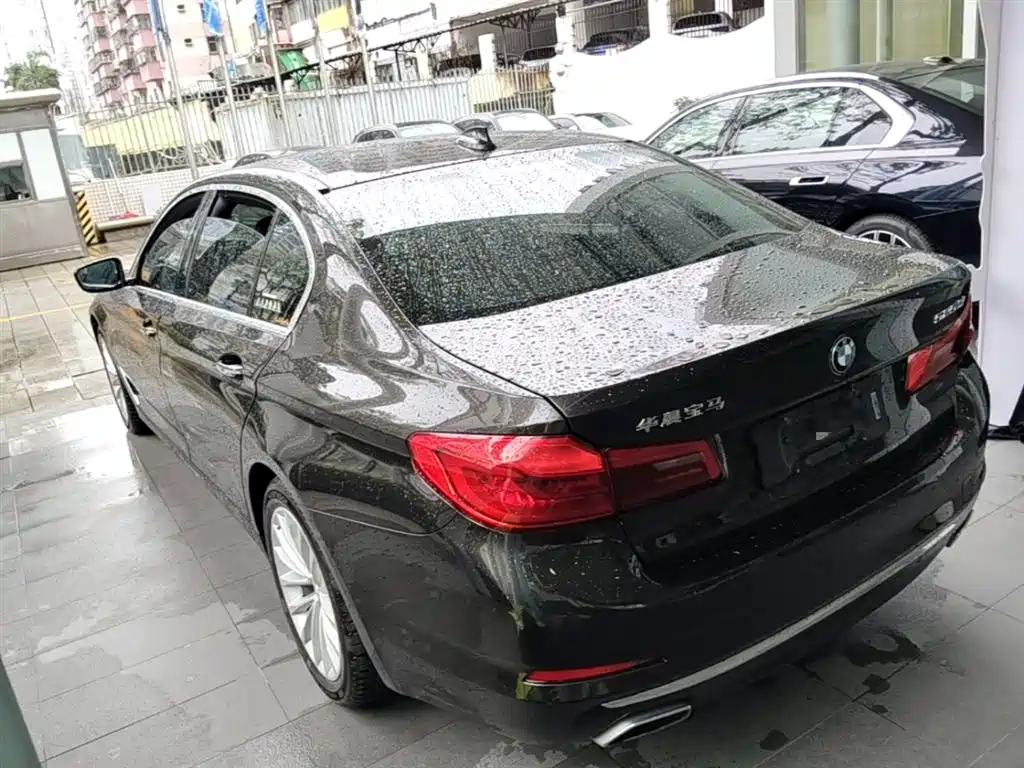 BMW 5 Series 2018 525Li M Sport Package фото 9
