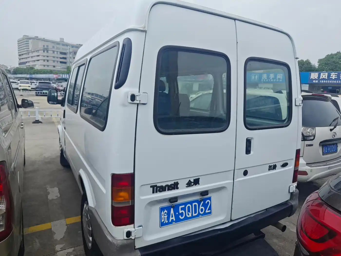 Ford Classic Transit 2015 2015 2.8T Diesel Short Wheelbase 6-Seater Mid-Roof MPV JX493ZLQ4