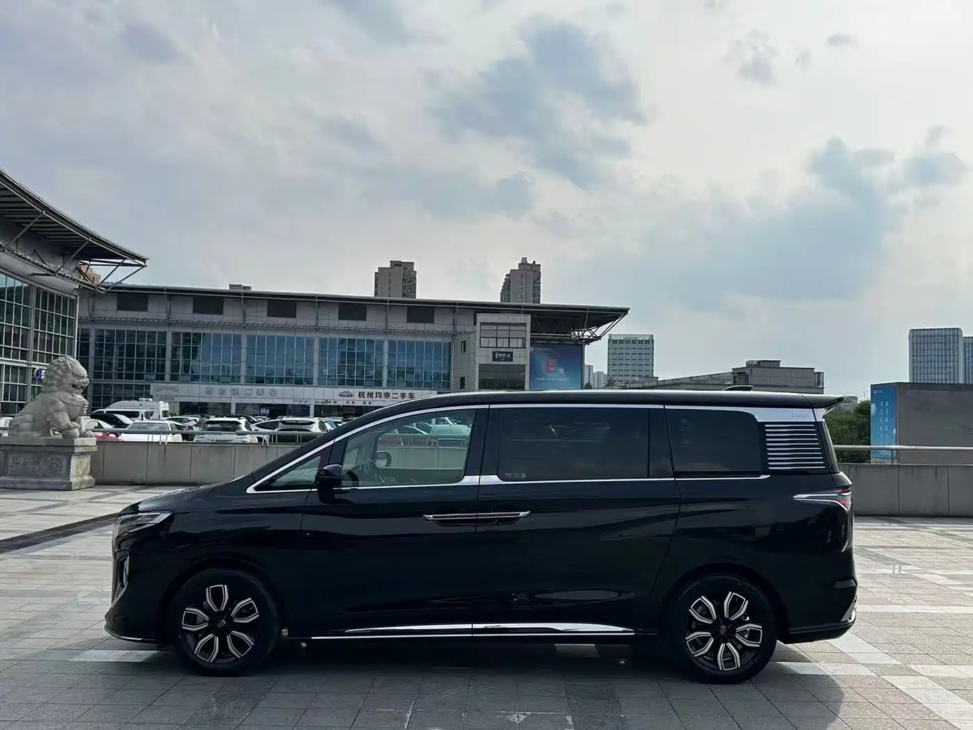 Hongqi HQ9 2023 2.0T Smart Connect Flagship фото 4