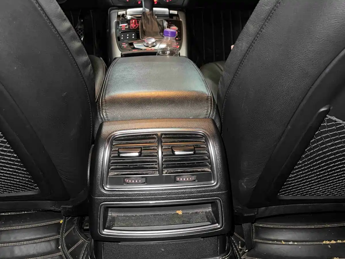 Photo 8 - Audi A6L