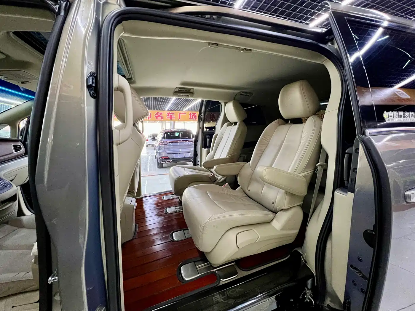 Buick GL8 2017 25S Luxury China V фото 13