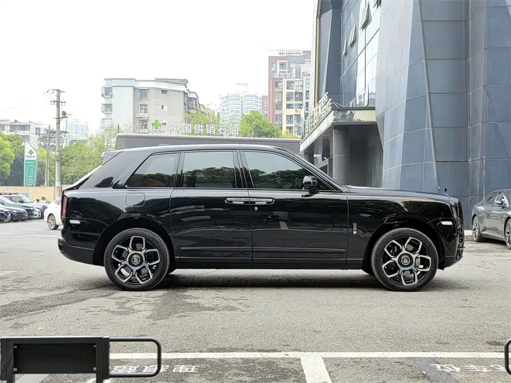 ROLLS-ROYCE CULLINAN