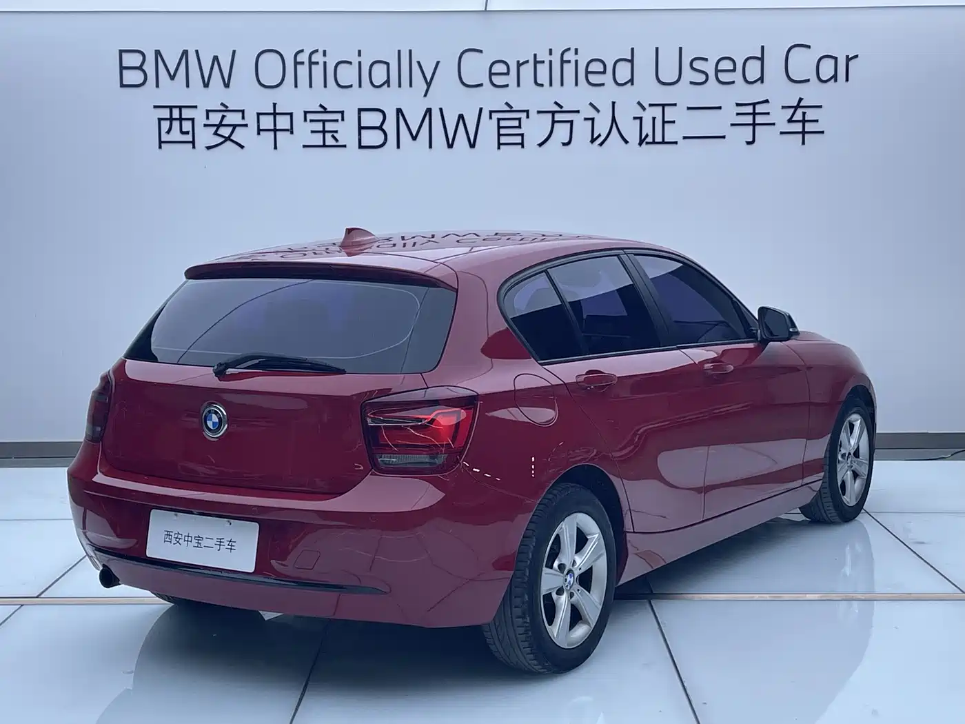 BMW 1 Series (Import) 2013 Facelift 118i Sport Model фото 5