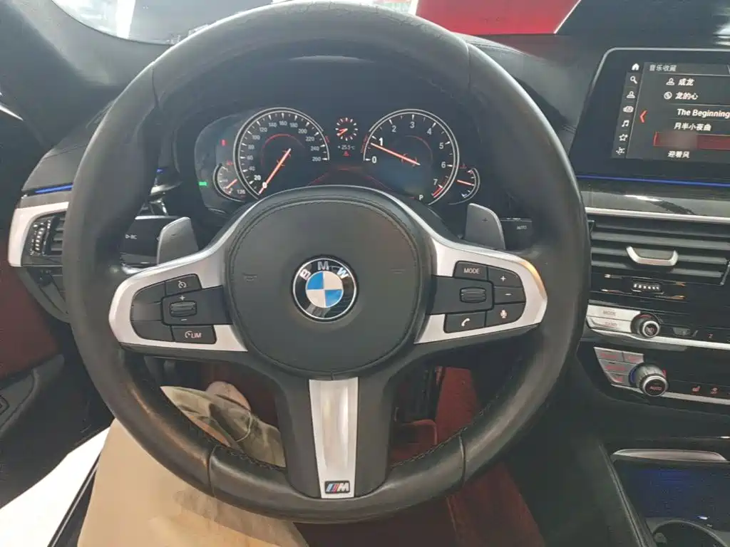 Фото 11 - BMW 5 Series