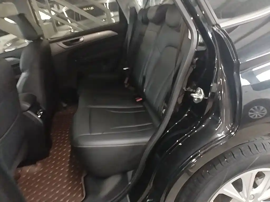 Photo 17 - Haval M6