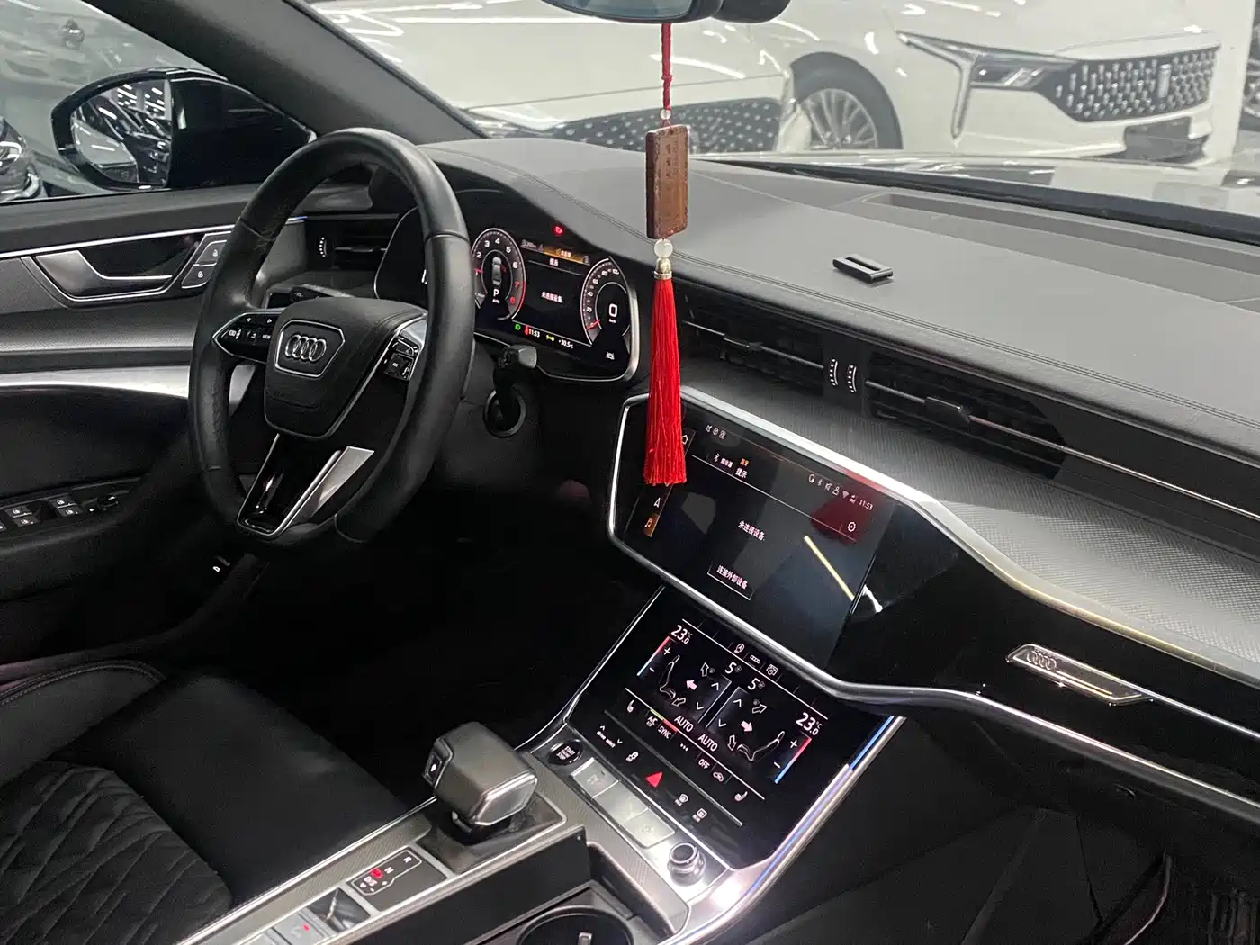 Фото 7 - Audi A6L