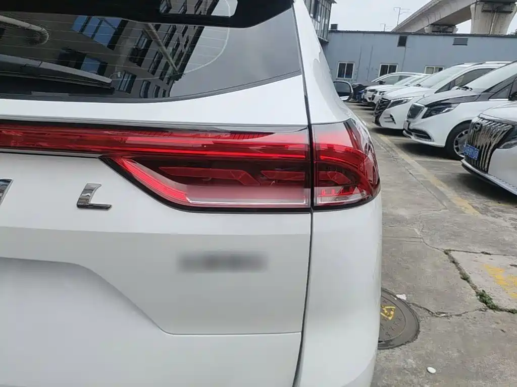 Фото 8 - Haval H6